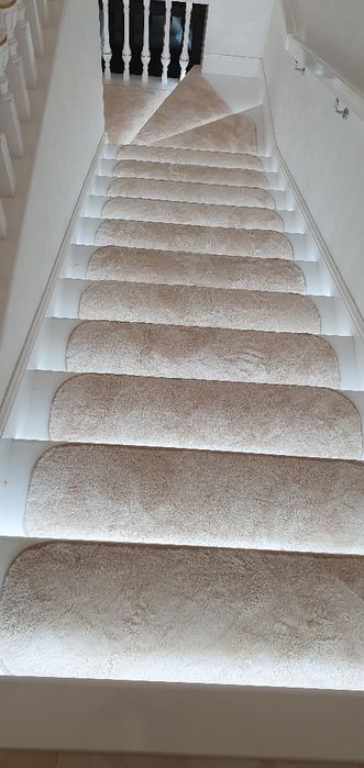 Гилам кесиш  ва   тикиш улаш хизматларии