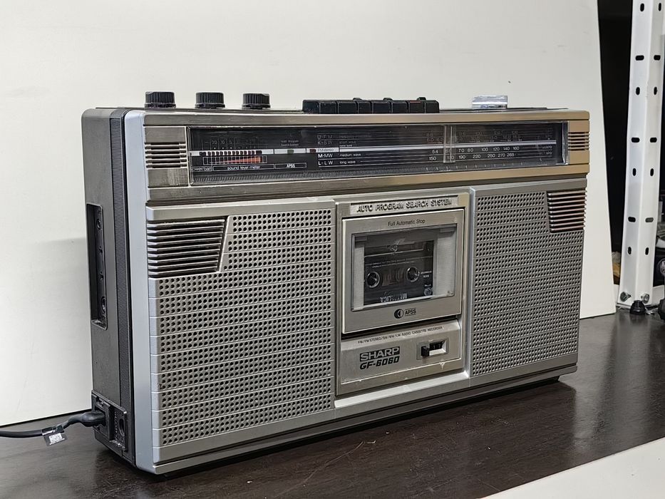 Радиокасетофон Sharp Gf-6060