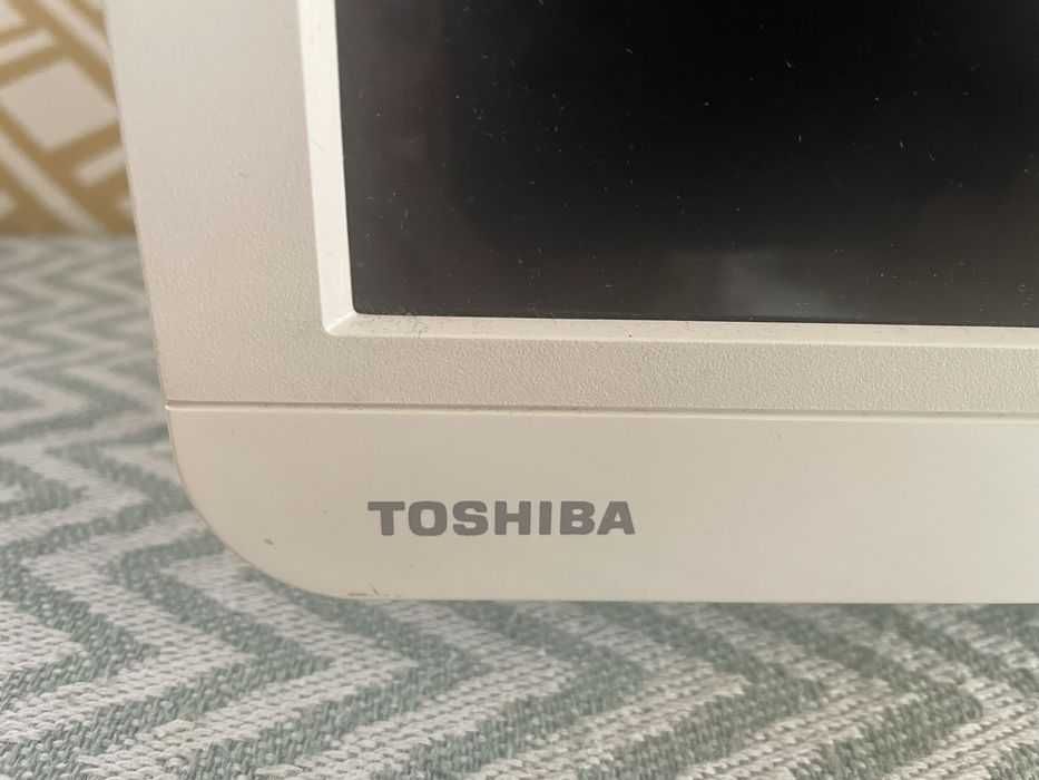 Телевизор  TOSHIBA  32инча