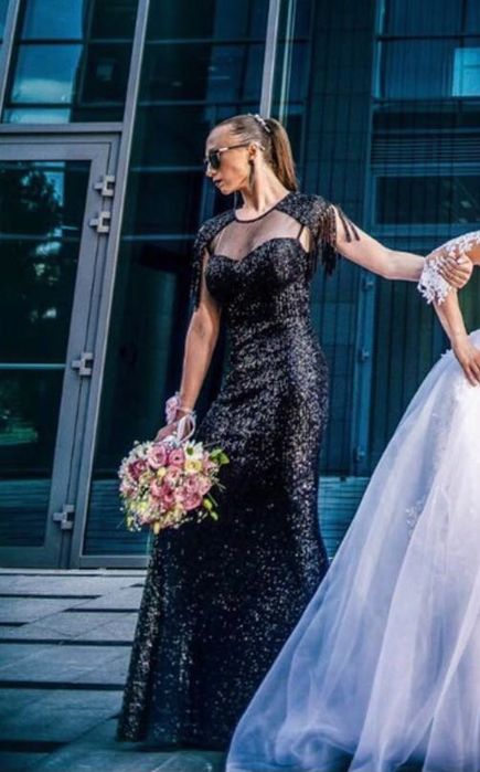 Вечерна рокля чернa