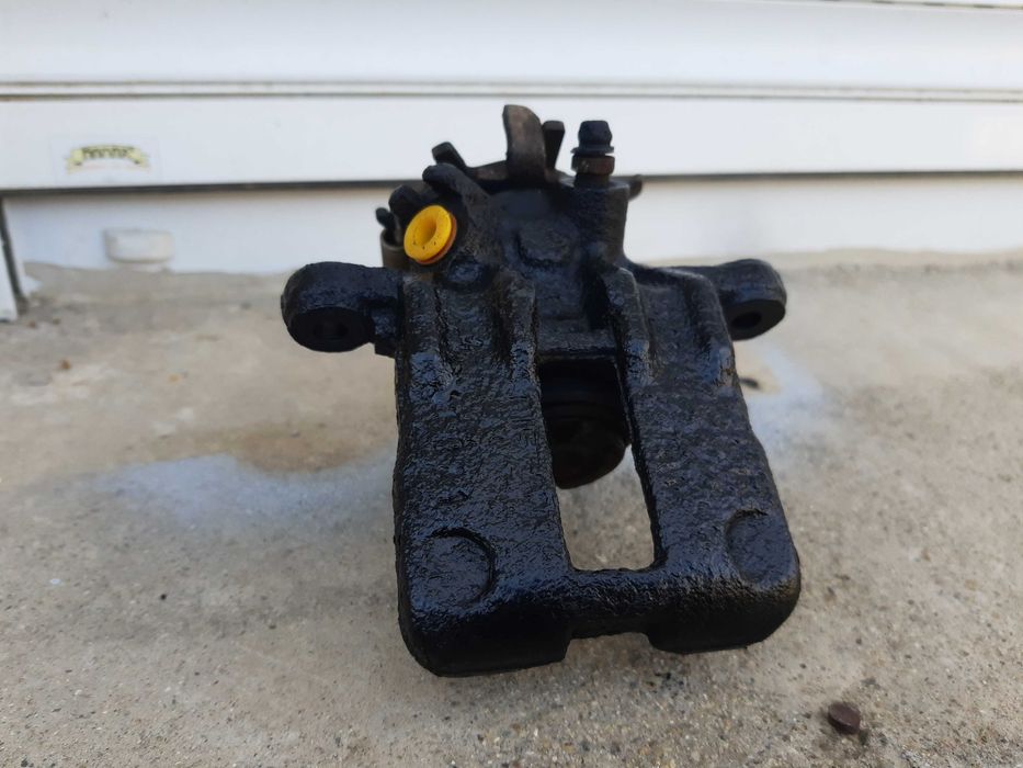 спирачен цилиндър десен нисан тино