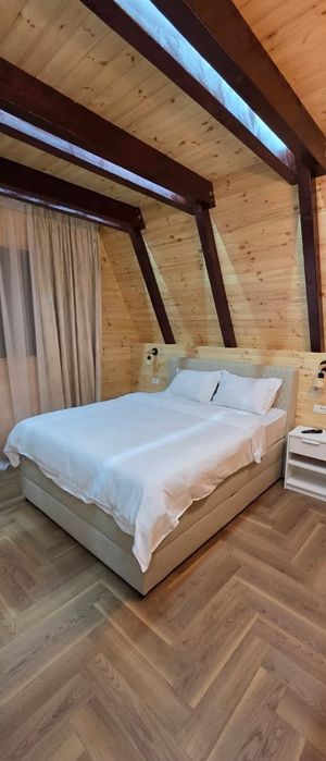 3 Cabane A-Frame Premium – Confort, Relaxare și Ciubăr Privat