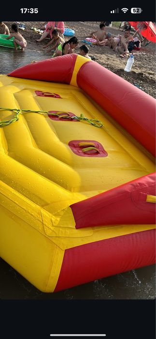 Водный диван,банан