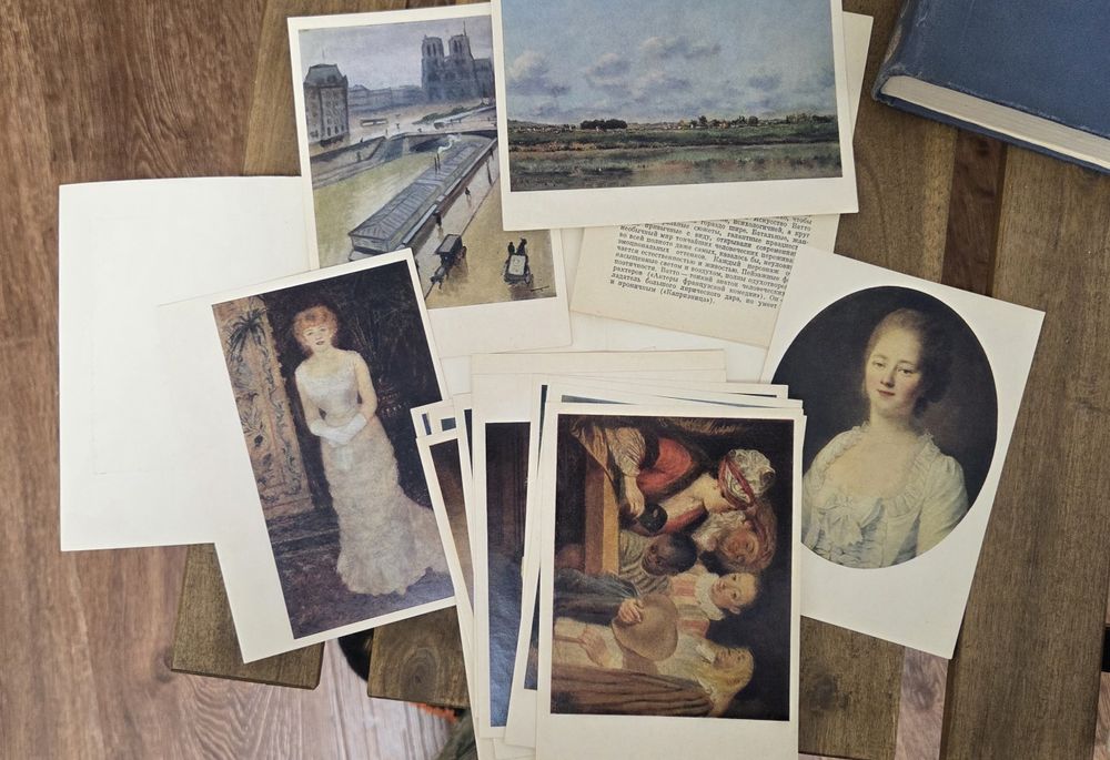 Коллекция небольших книг, каталогов по искусству