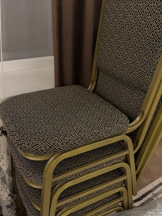 Продам стулья гостевые