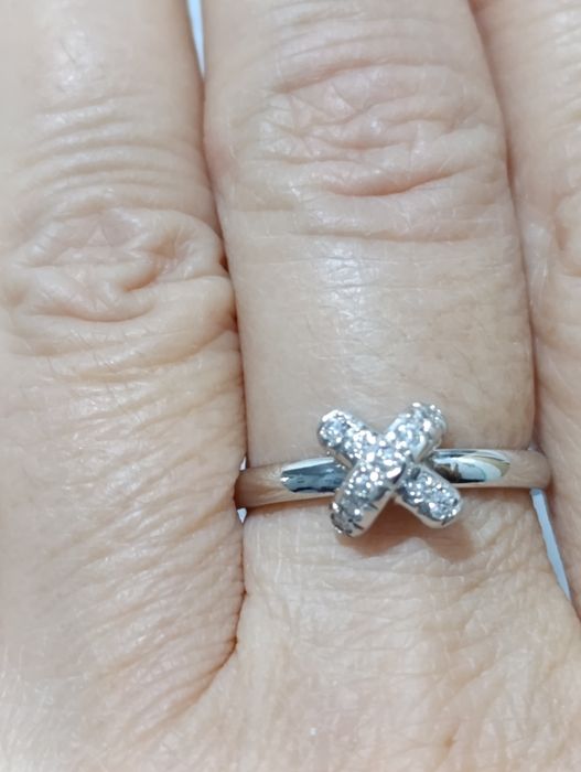 Кольцо из платины с бриллиантами.