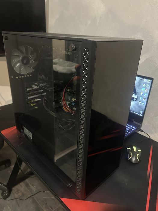 Продавам бюджетна геймърска конфигурация