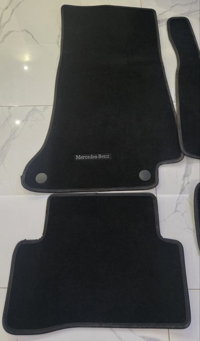 Оригинални  стелки за мерцедес Ц- класа 2017г