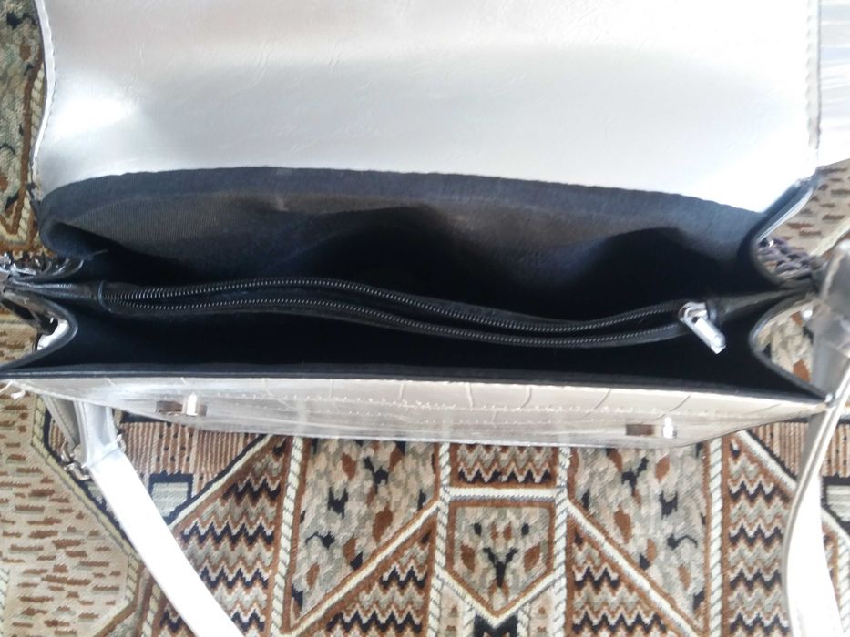 Продам дамскую сумку