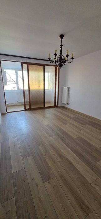 Apartament 3 camere – Țiglina 3 – 79.900 € (proprietar)
