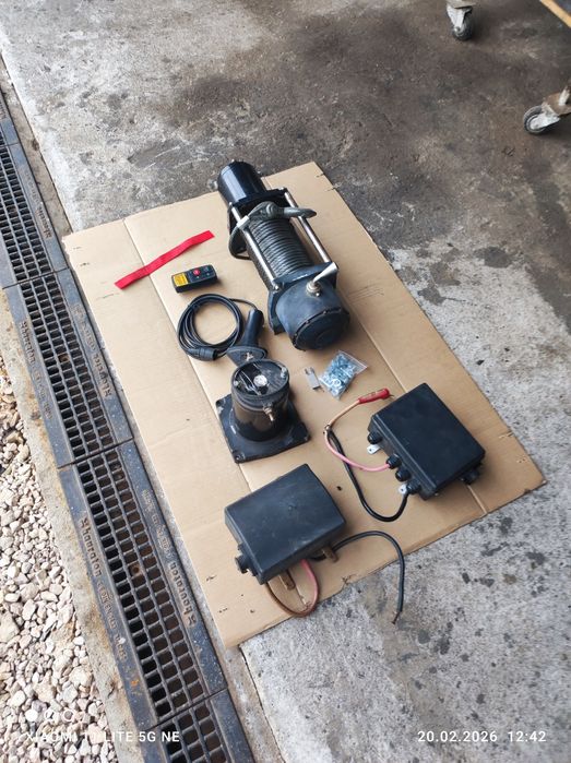 Лебедка електрическа 8000 lb.-12v