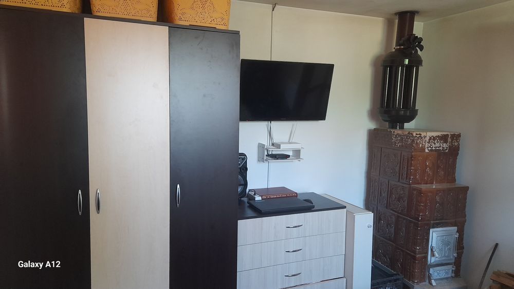 Casă la țară, condiții de bloc, de închiriat