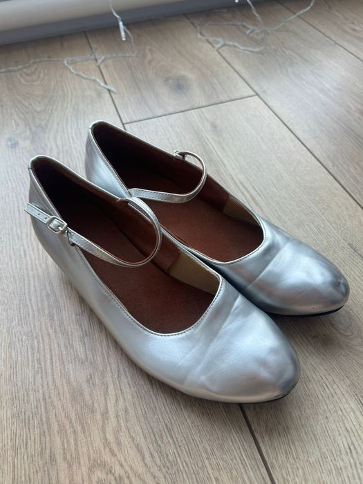 Продам туфли для танцев