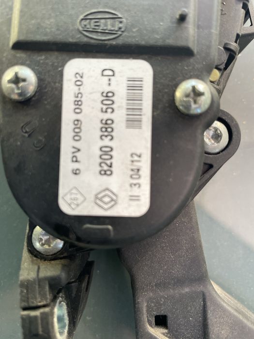 Pedala acceleratie duster benzina 16,16v