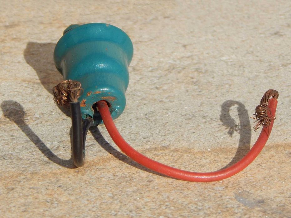 Soclu dulie pentru becuri mici 12 V 3-5 W fabricat URSS