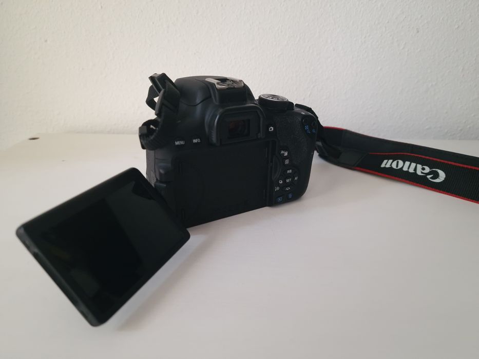 Canon 750D + obiectiv portrete