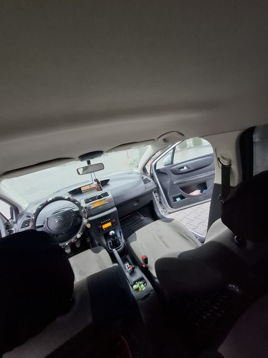 Vând sau schimb citroen c4