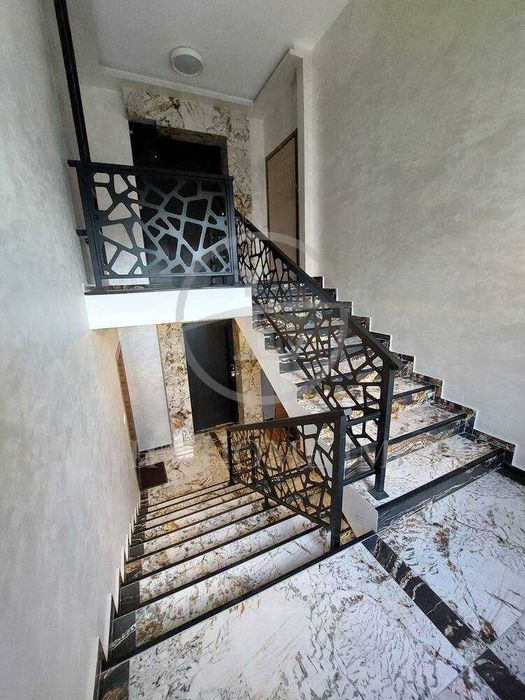 Продава се Четиристаен апартамент в Пловдив, Христо Смирненски - 219 кв.м за 1521 €/кв.м - Снимка #12