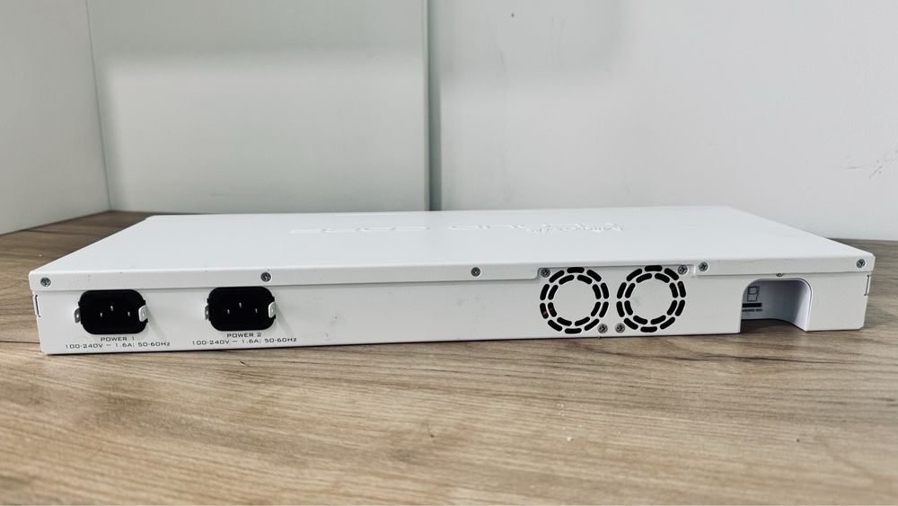 Маршрутизатор MikroTik CCR1009-7G-1C-1S+