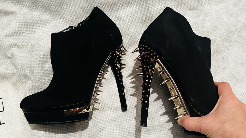 Эффектные ботильоны для