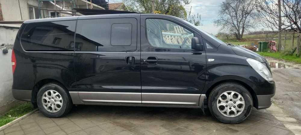 Продавам Hyundai i800