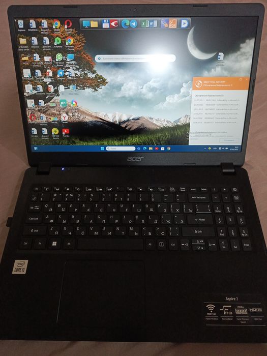 Noutebuk srochna sotiladi deyarli ishlanmagan