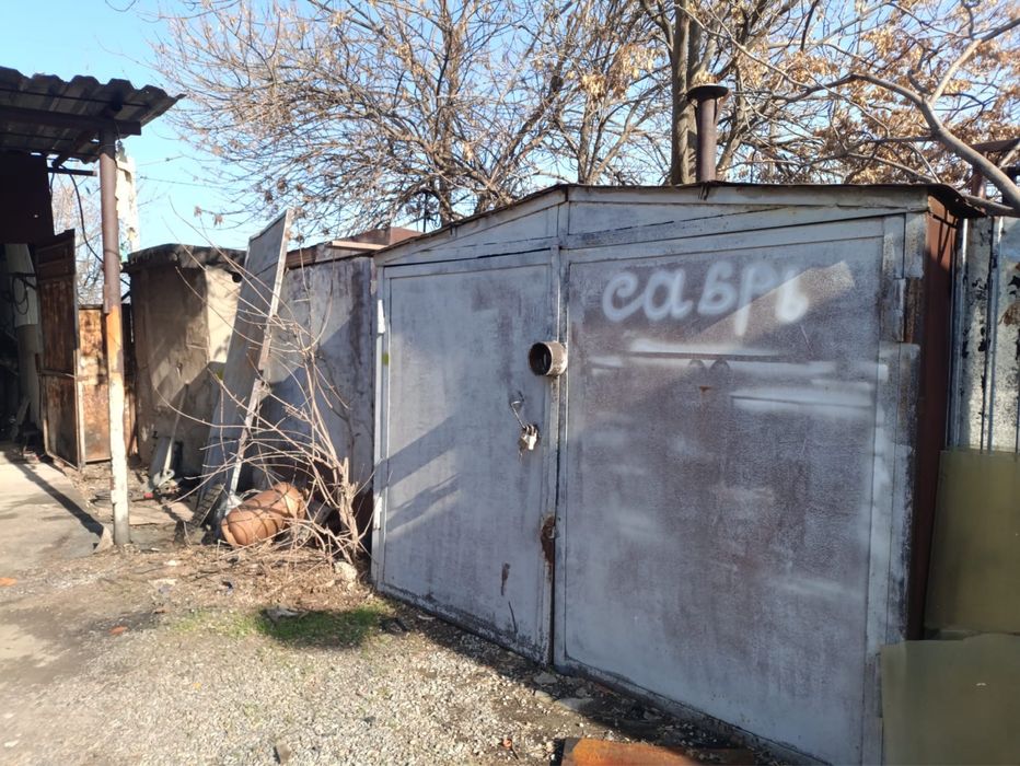 Сдаются помещение ; 2 бокса , 1 гараж.