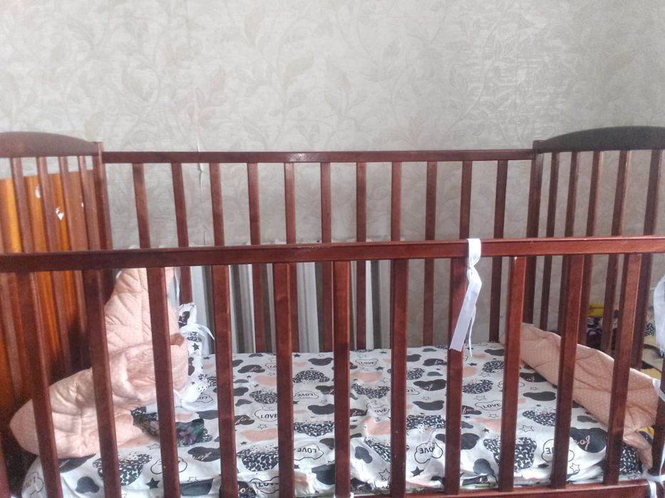 продам кроватку детскую