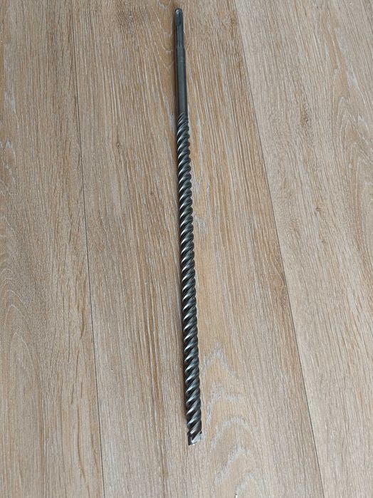 Burghiu și dalta beton