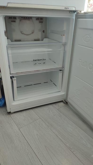 Продаю холодильник