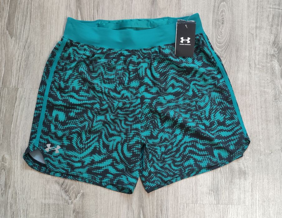 Нови дамски шорти Under Armour M size