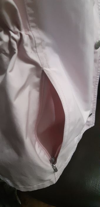 Vestă de toamna/primavara roz cu gluga.