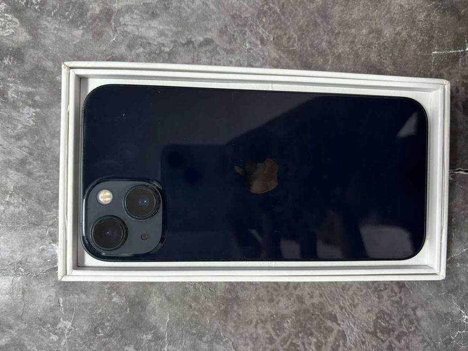 Продам Iphone 13