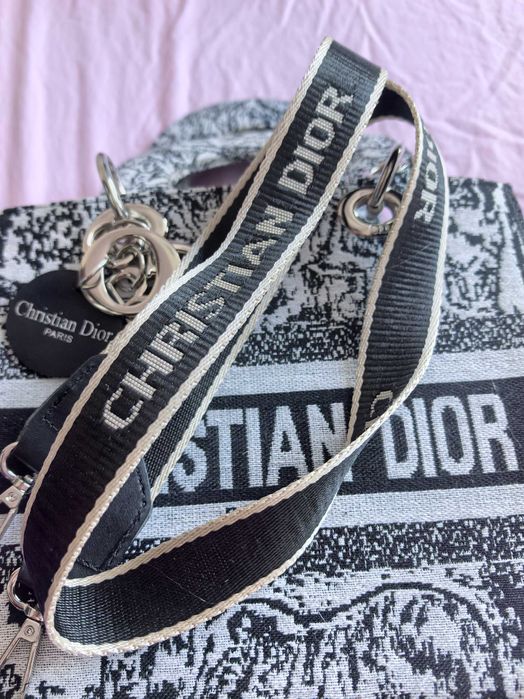 Бяло/черно чанта Christian dior