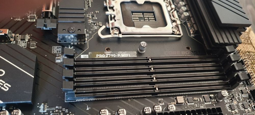 Дънна платка MSI Pro Z790-P WIFI, LGA 1700, DDR5