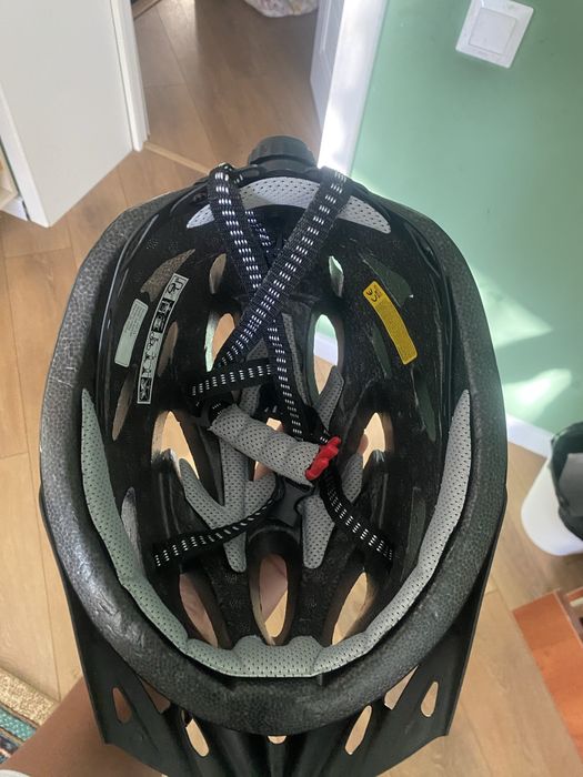 шлем абсольютно новый