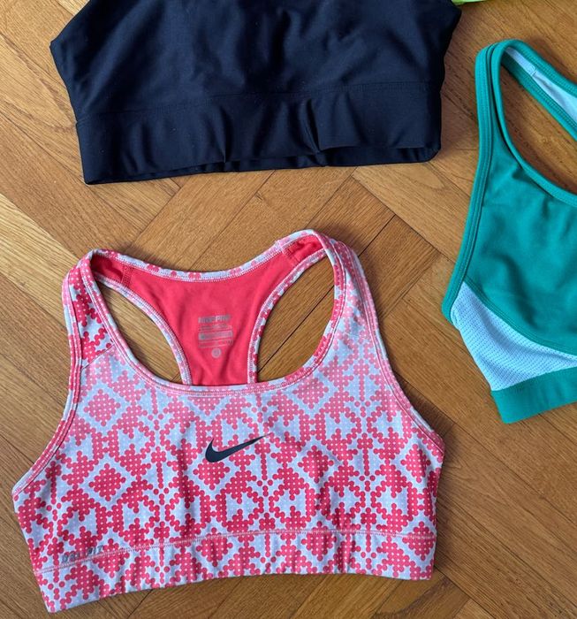 Спортен сутиен (Nike, Skimmed milk), размер S