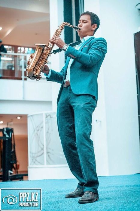Саксофон. Саксофонист. Шымкент