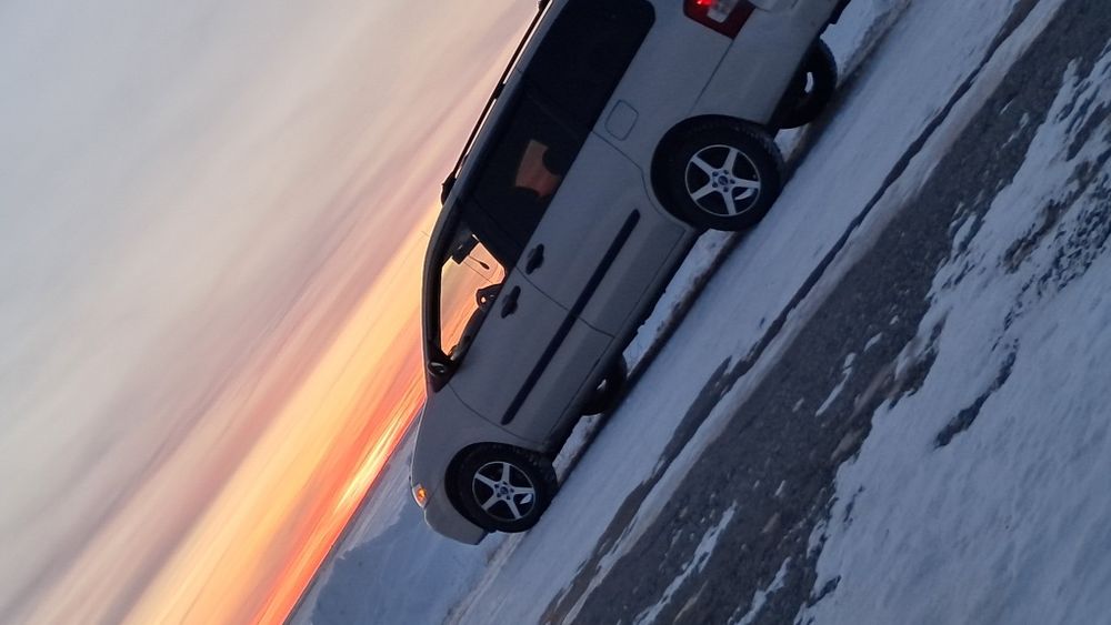 Продам Mazda MPV