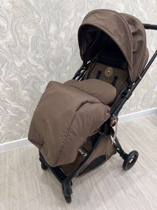 Коляска новая INING BABY
