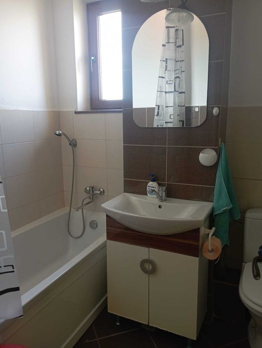 Apartament 3 camere 2 bai - boxa si loc de parcare pe teren privat Zăvoi Deva