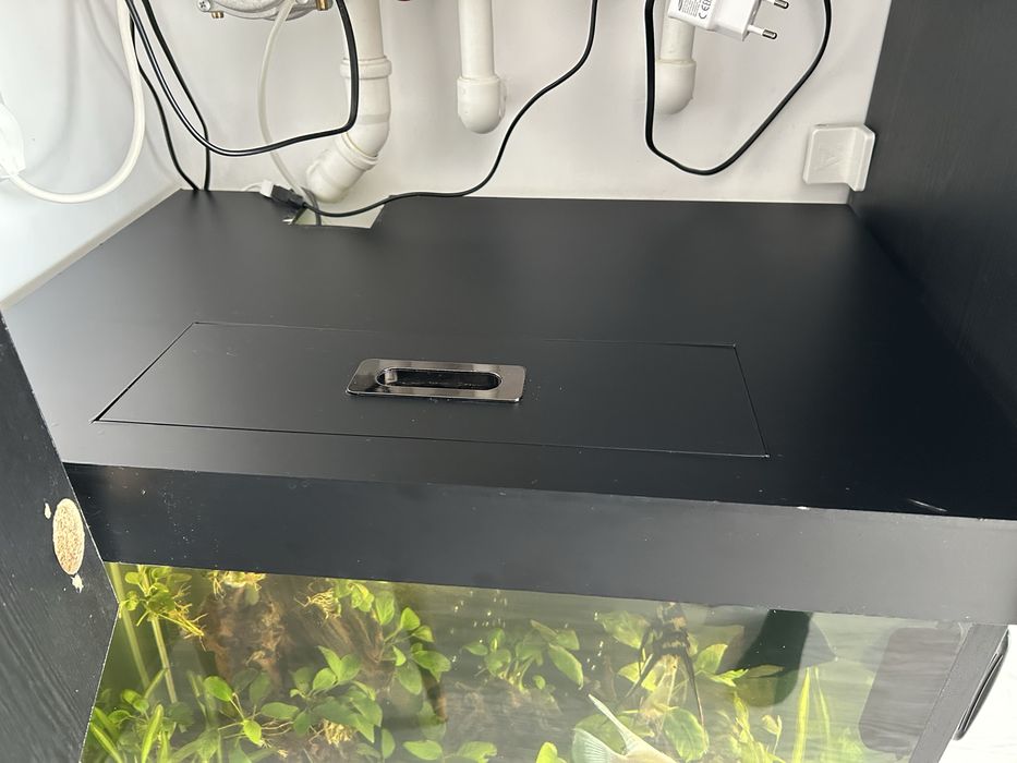 Capac acvariu cu sistem de iluminat