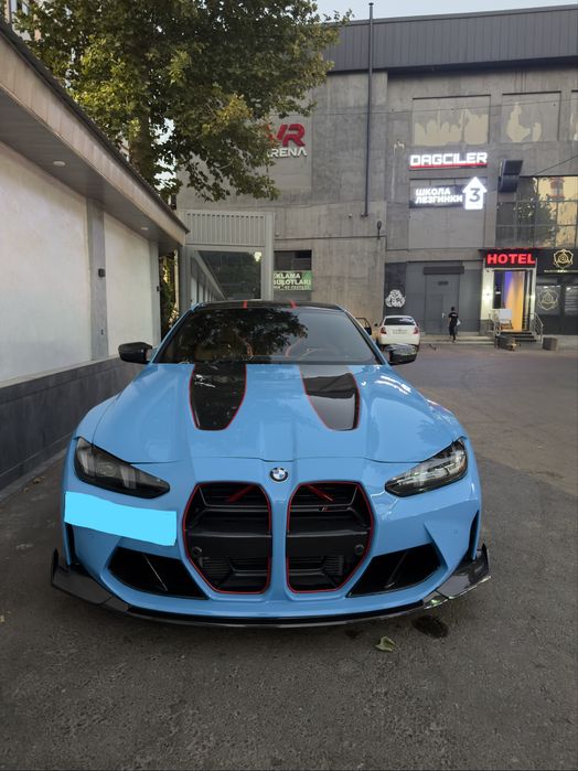 BMW M4 CS машина новая
