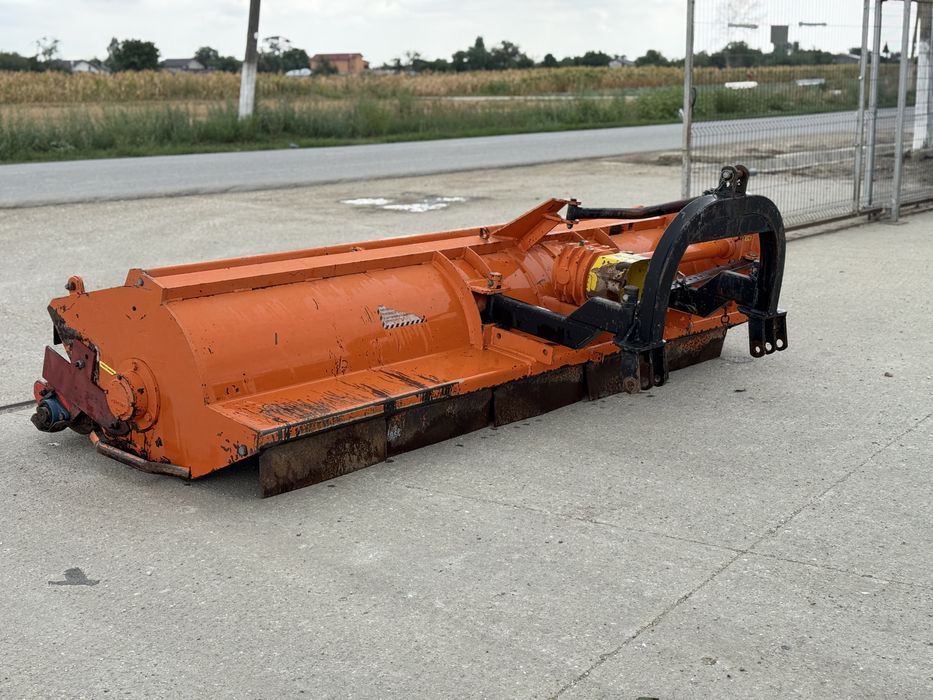 Tocatoare Resturi Vegetale/Coceni/Spini Perfect 2,70m Import Germania