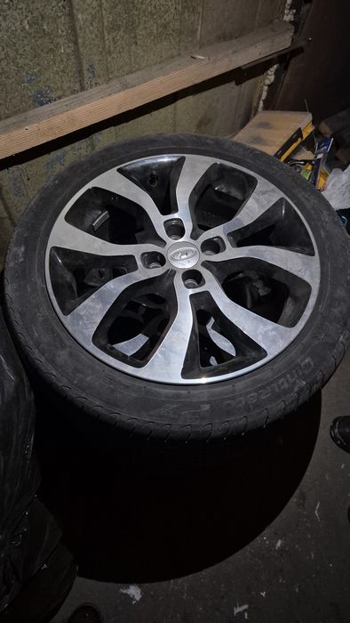 Продам комплект резины с дисками.