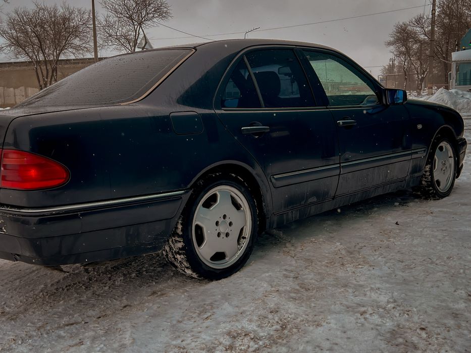 продам Мерседес бенз w210