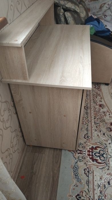 Парта,рабочий стол.срочно