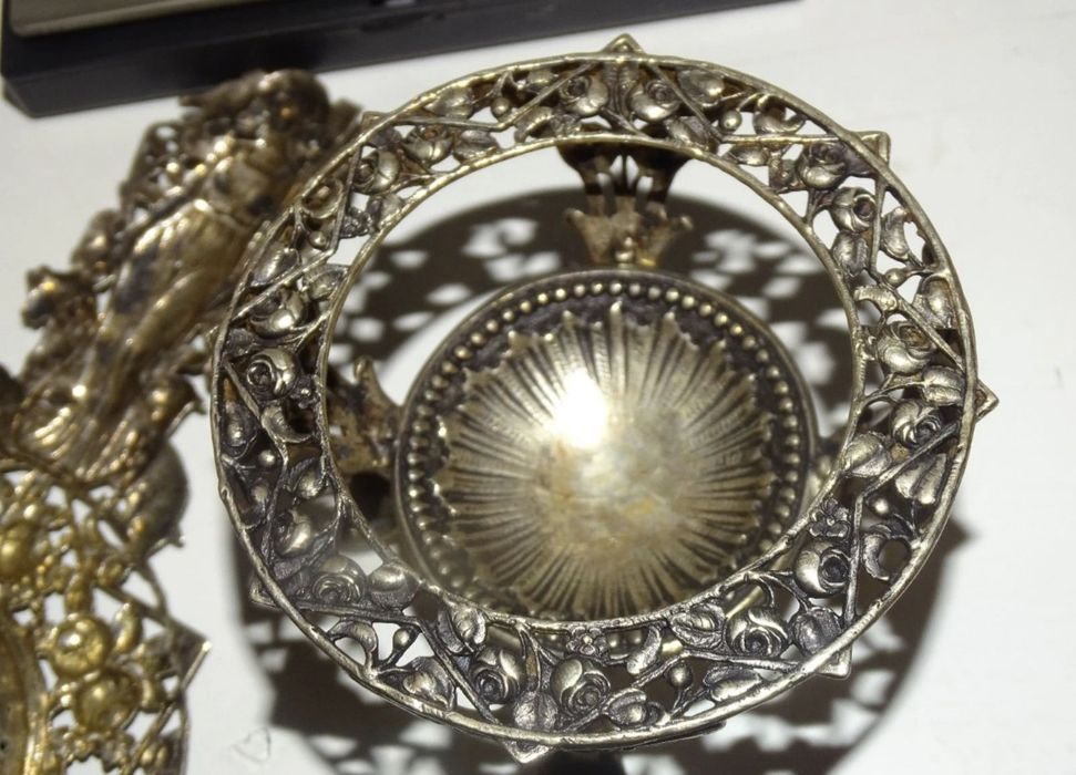 Продавам антикварни сребърни поставки за захар чай й яйца