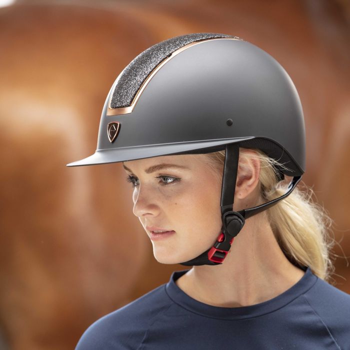 Дамска каска/шлем/тока за конна езда