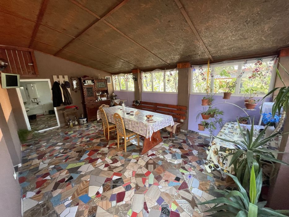 Casa de vanzare complet mobilata